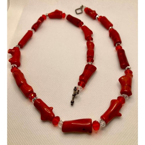 Vintage Red Coral Beaded Necklace - Picture 2 of 5